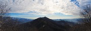 36 Dalla croce del Monte Ocone (1351 m) vista sul Monte Tesoro (1431 m)